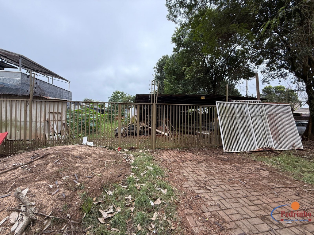 TERRENO DE ESQUINA COM 250 M2 JARDIM.... José Pedro da Silva 